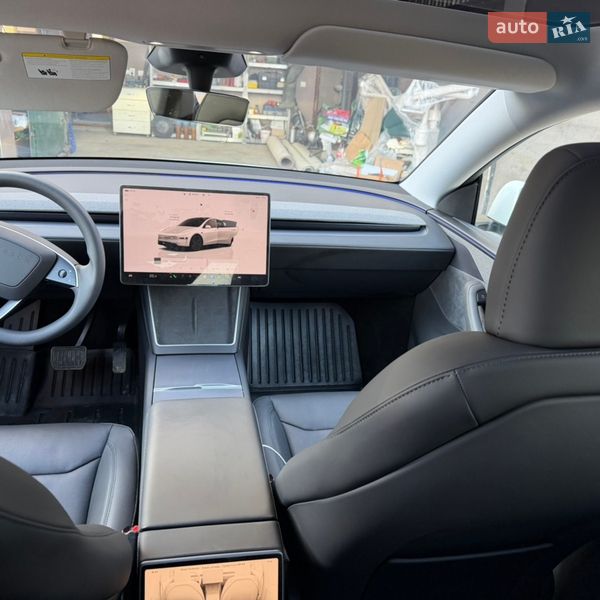 Внедорожник / Кроссовер Tesla Model Y 2025 в Львове