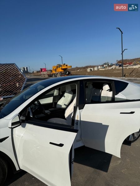Внедорожник / Кроссовер Tesla Model Y 2021 в Ровно
