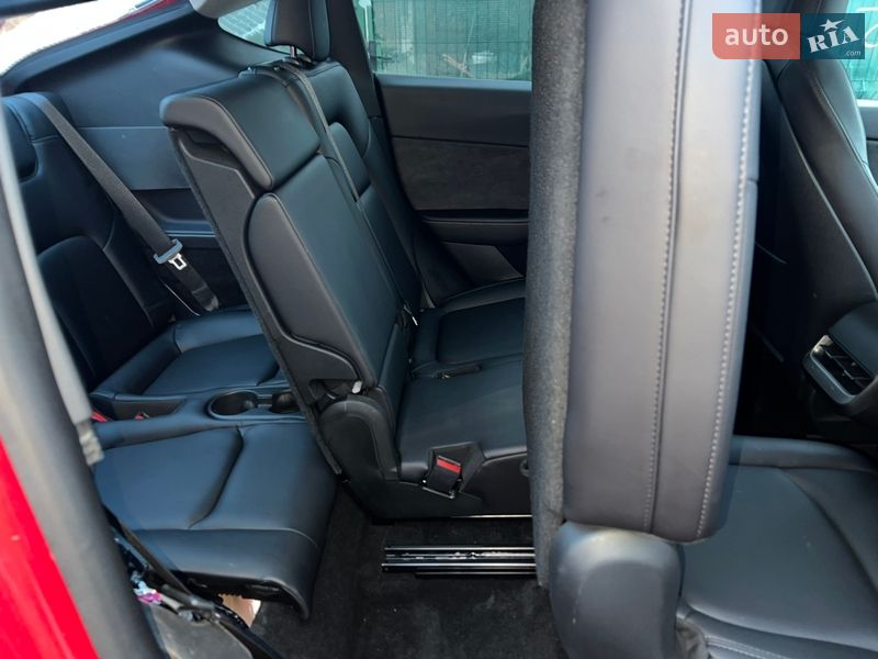 Позашляховик / Кросовер Tesla Model Y 2021 в Дніпрі