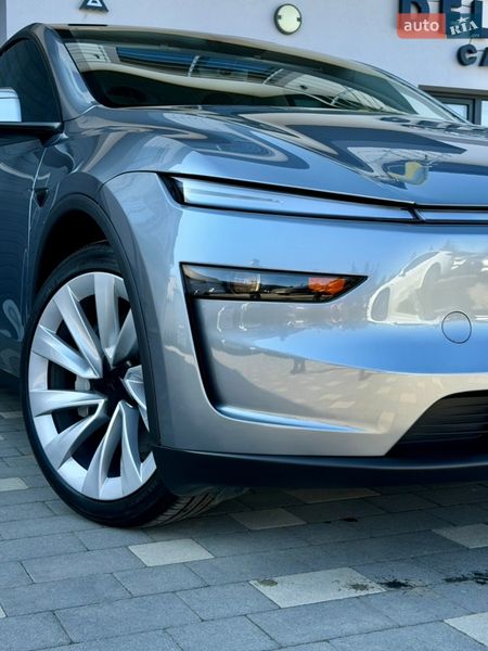 Внедорожник / Кроссовер Tesla Model Y 2025 в Дрогобыче