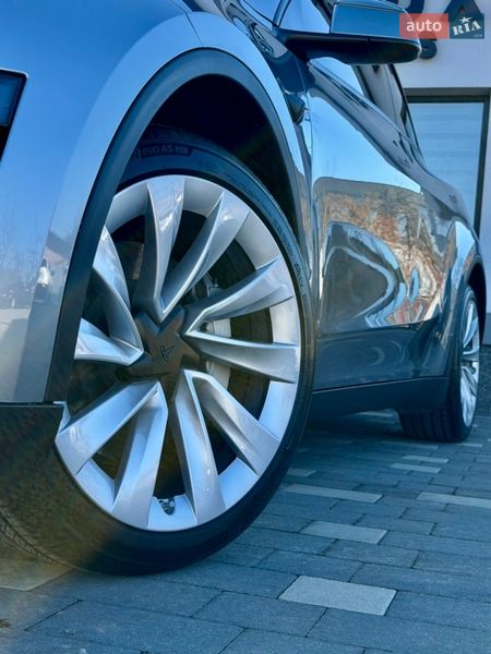 Внедорожник / Кроссовер Tesla Model Y 2025 в Дрогобыче