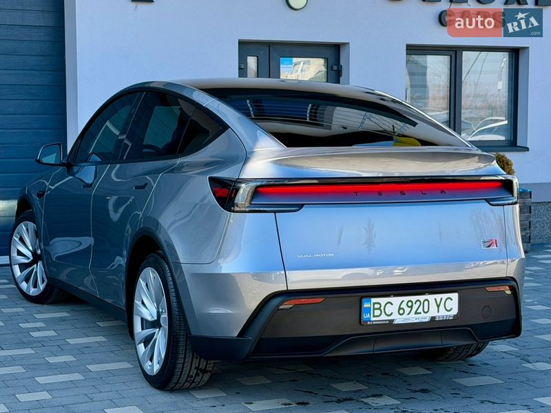 Внедорожник / Кроссовер Tesla Model Y 2025 в Дрогобыче
