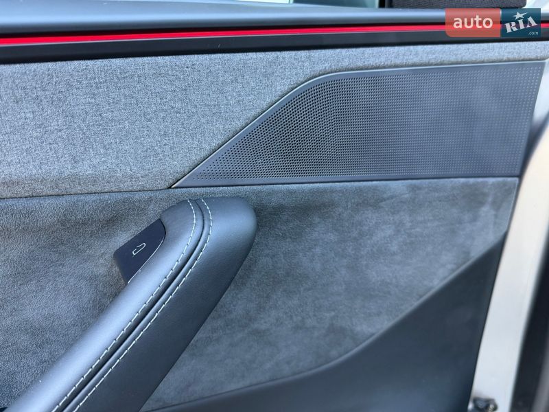 Внедорожник / Кроссовер Tesla Model Y 2025 в Дрогобыче