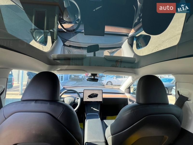 Внедорожник / Кроссовер Tesla Model Y 2024 в Киеве