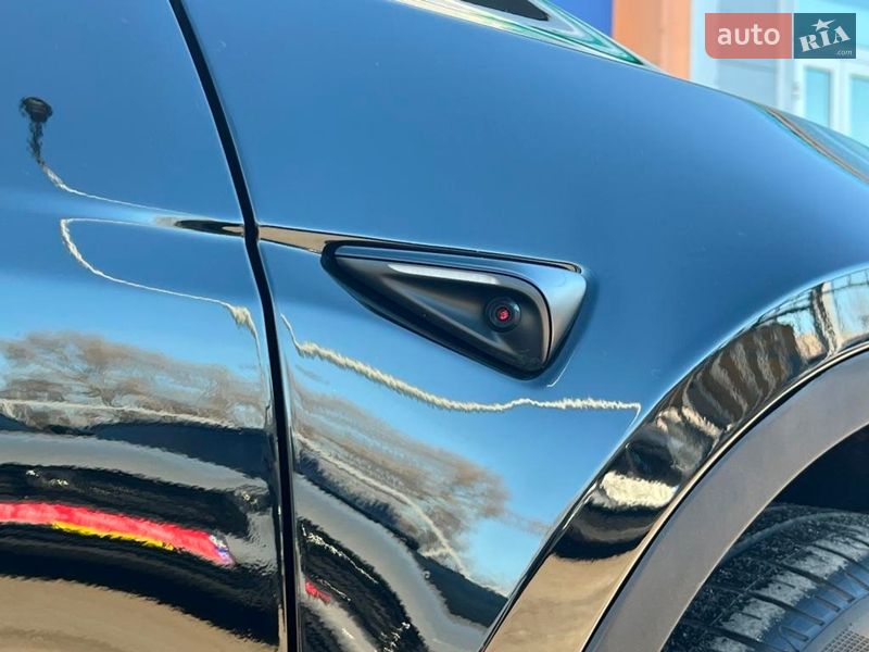 Внедорожник / Кроссовер Tesla Model Y 2024 в Киеве