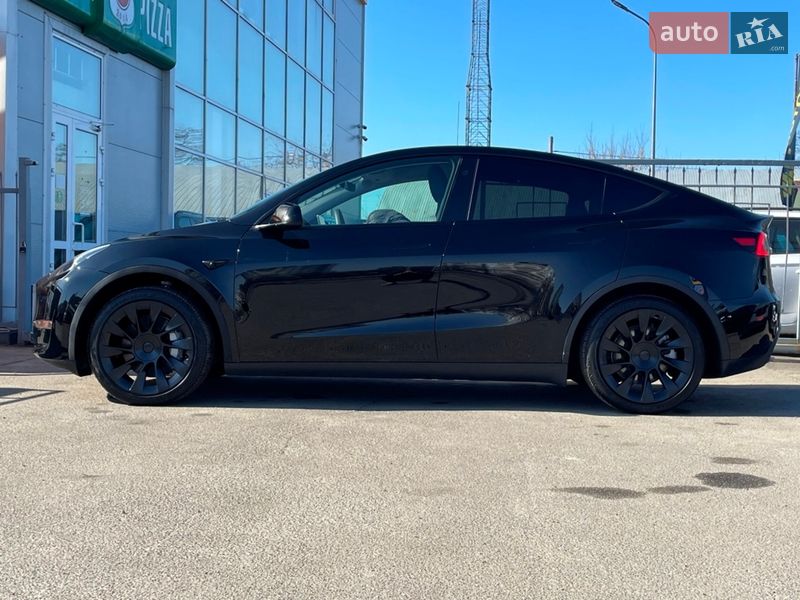 Внедорожник / Кроссовер Tesla Model Y 2024 в Киеве