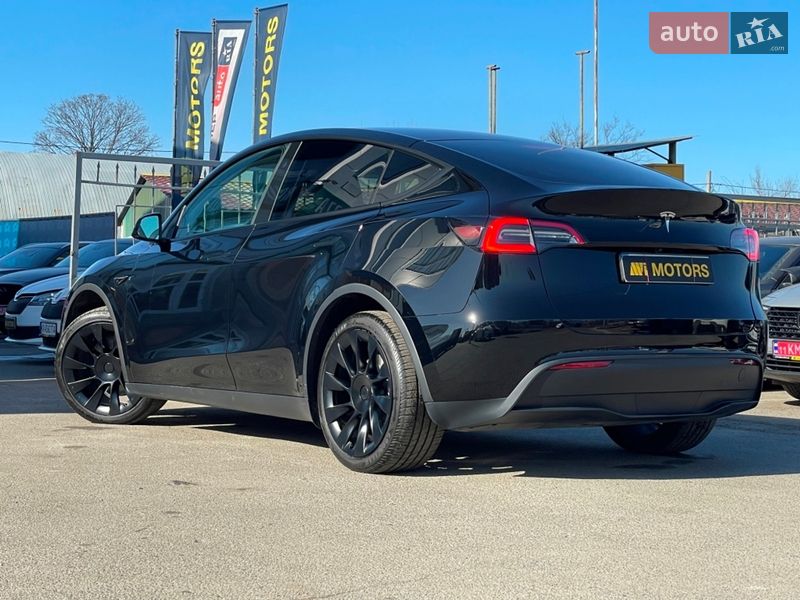 Внедорожник / Кроссовер Tesla Model Y 2024 в Киеве