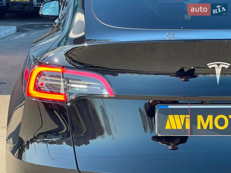 Внедорожник / Кроссовер Tesla Model Y 2024 в Киеве