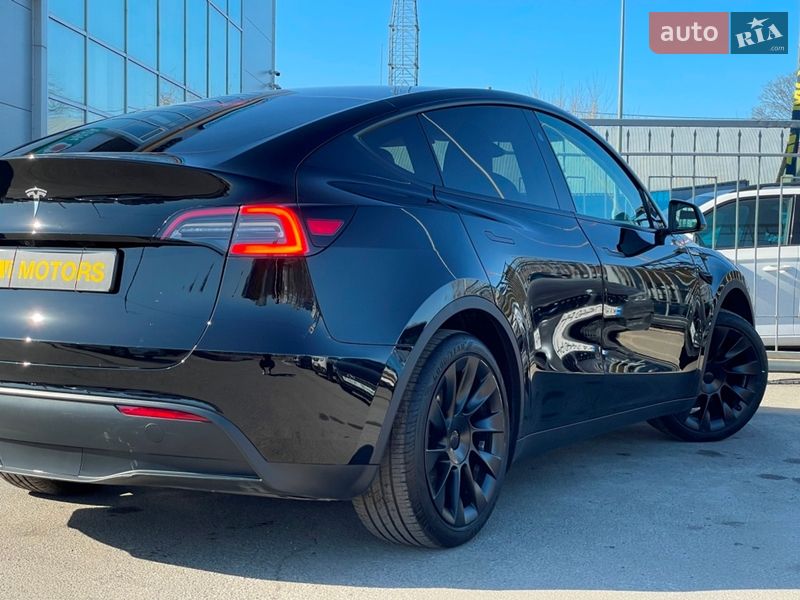 Внедорожник / Кроссовер Tesla Model Y 2024 в Киеве