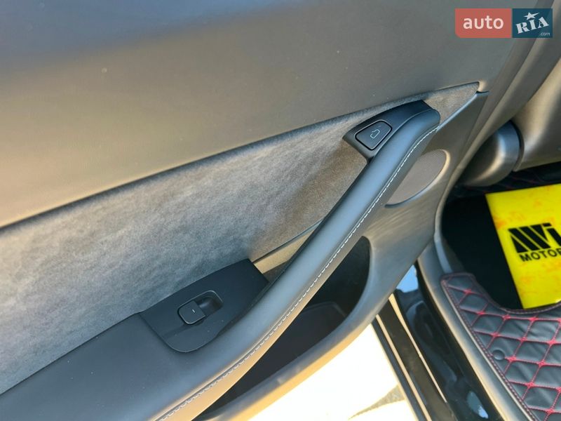 Внедорожник / Кроссовер Tesla Model Y 2024 в Киеве