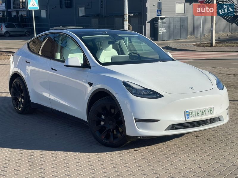 Tesla Model Y 2021