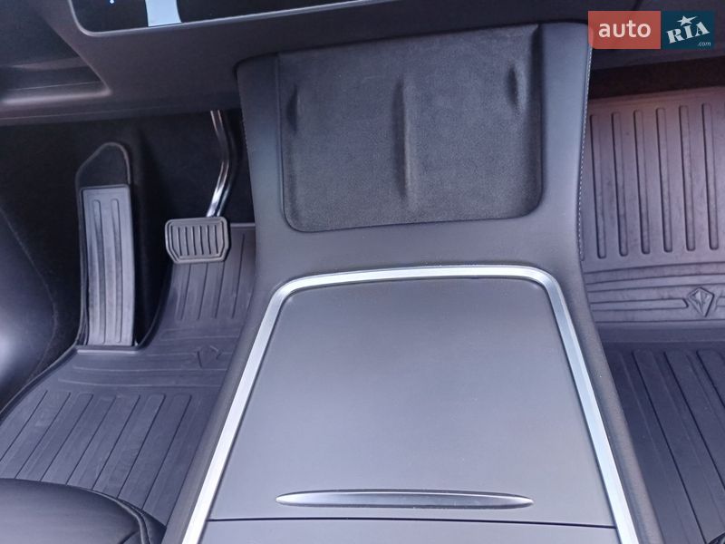 Внедорожник / Кроссовер Tesla Model Y 2022 в Полтаве