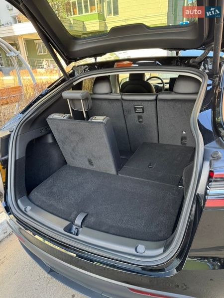Внедорожник / Кроссовер Tesla Model Y 2025 в Киеве