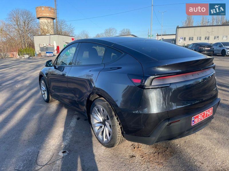 Внедорожник / Кроссовер Tesla Model Y 2025 в Ровно