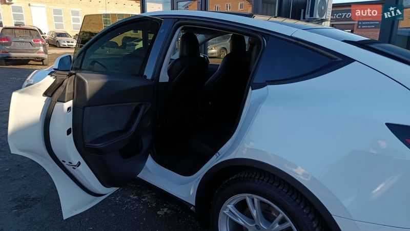 Внедорожник / Кроссовер Tesla Model Y 2020 в Луцке