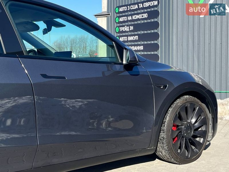 Внедорожник / Кроссовер Tesla Model Y 2021 в Львове