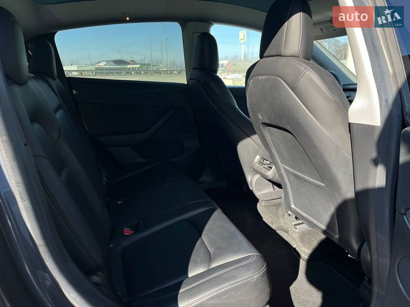 Внедорожник / Кроссовер Tesla Model Y 2021 в Львове