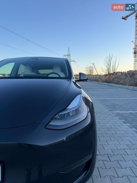 Внедорожник / Кроссовер Tesla Model Y 2024 в Киеве
