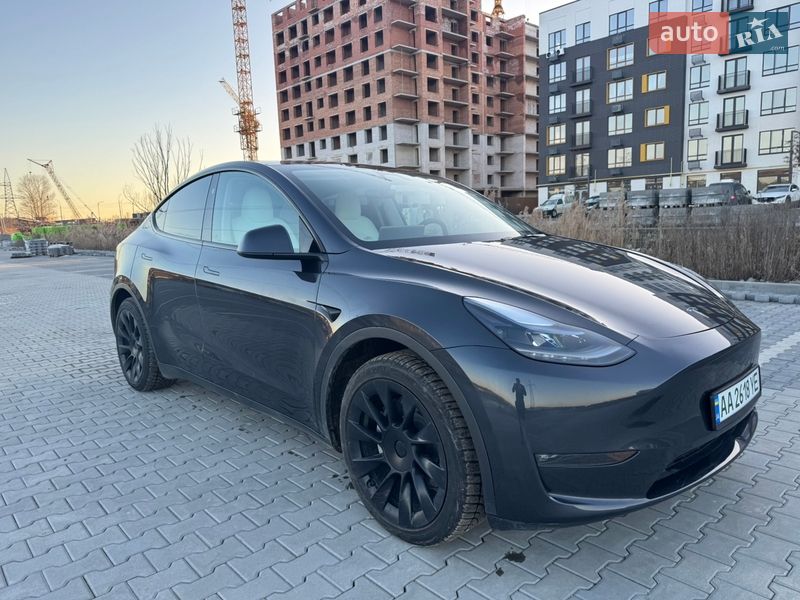 Внедорожник / Кроссовер Tesla Model Y 2024 в Киеве