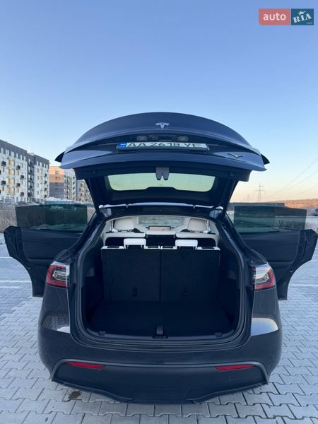 Внедорожник / Кроссовер Tesla Model Y 2024 в Киеве