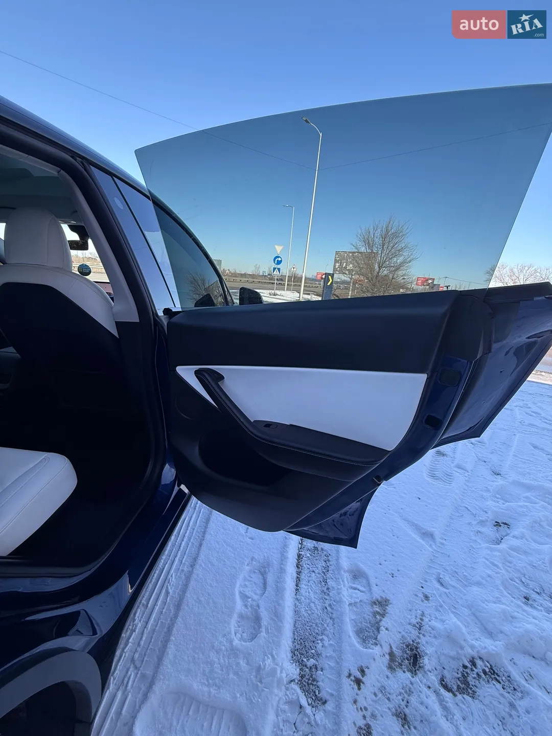 2022 Tesla Model Y - мініатюра 2