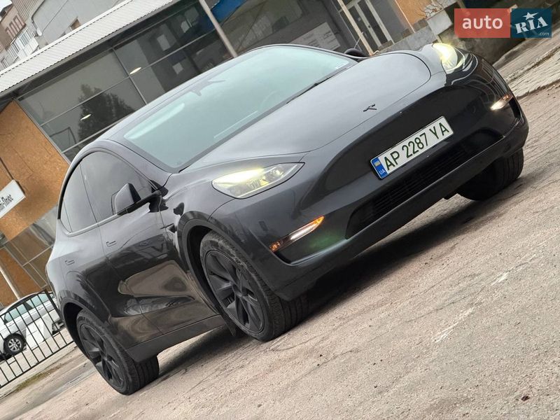 Внедорожник / Кроссовер Tesla Model Y 2024 в Запорожье