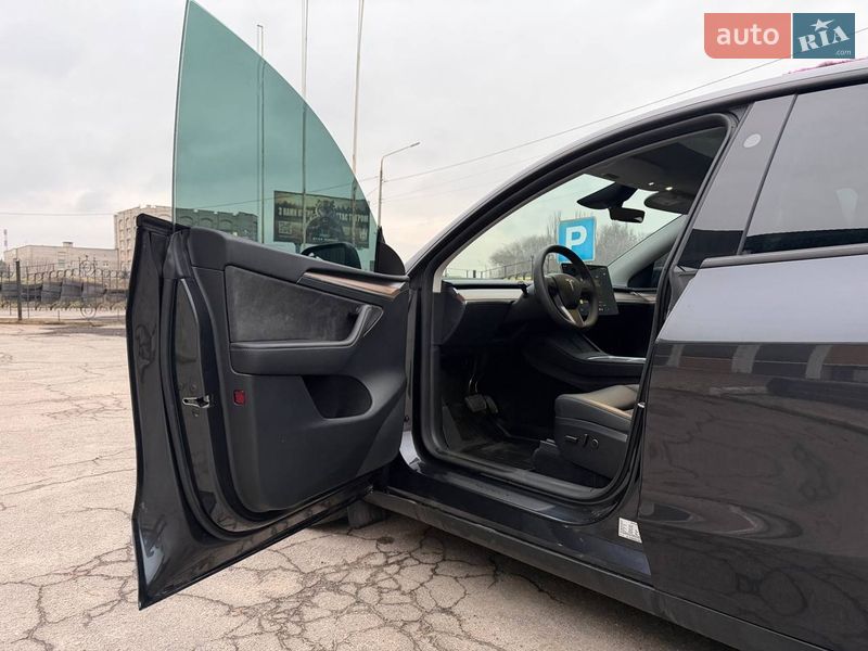 Внедорожник / Кроссовер Tesla Model Y 2024 в Запорожье