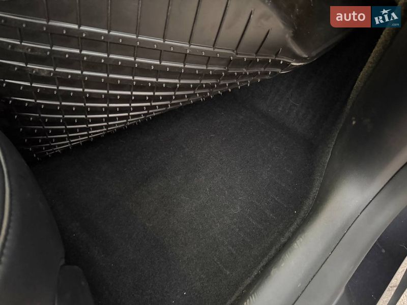 Внедорожник / Кроссовер Tesla Model Y 2024 в Запорожье