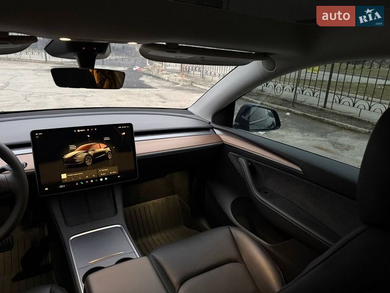 Внедорожник / Кроссовер Tesla Model Y 2024 в Запорожье