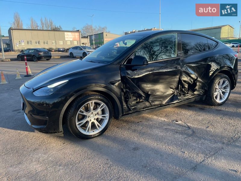 Внедорожник / Кроссовер Tesla Model Y 2022 в Ровно