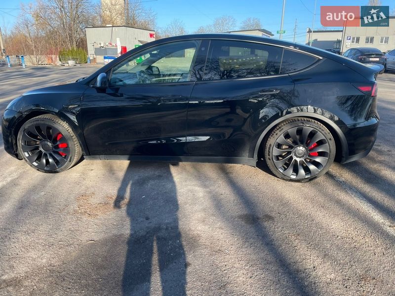 Позашляховик / Кросовер Tesla Model Y 2024 в Рівному