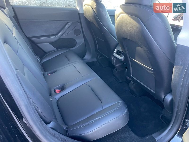 Позашляховик / Кросовер Tesla Model Y 2024 в Рівному