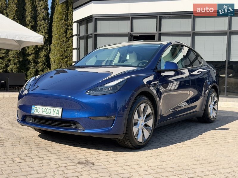 Tesla Model Y 2023