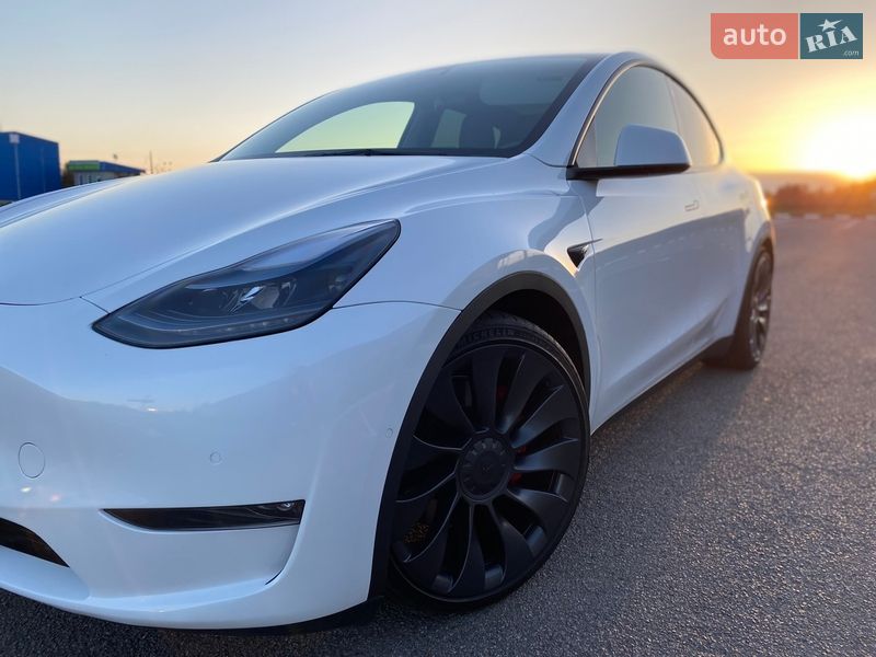 Позашляховик / Кросовер Tesla Model Y 2022 в Рівному фото 24 Позашляховик / Кросовер Tesla Model Y 2022 в Рівному