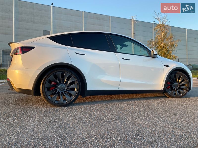 Позашляховик / Кросовер Tesla Model Y 2022 в Рівному фото 9 Позашляховик / Кросовер Tesla Model Y 2022 в Рівному