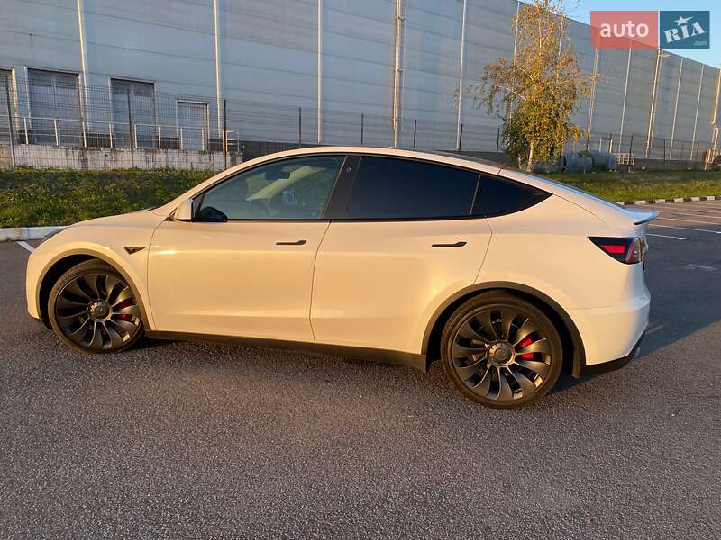 Позашляховик / Кросовер Tesla Model Y 2022 в Рівному фото 16 Позашляховик / Кросовер Tesla Model Y 2022 в Рівному