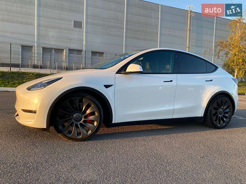 Позашляховик / Кросовер Tesla Model Y 2022 в Рівному фото 18 Позашляховик / Кросовер Tesla Model Y 2022 в Рівному