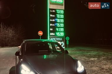 Внедорожник / Кроссовер Tesla Model Y 2024 в Золочеве