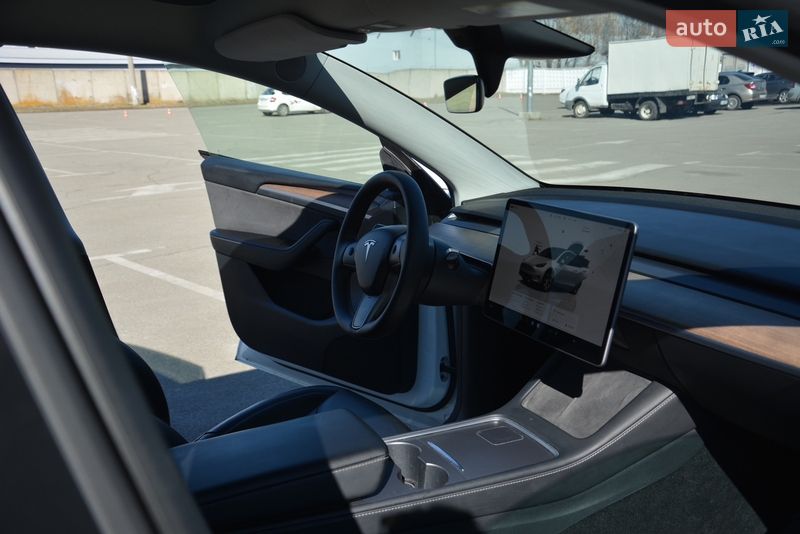 Позашляховик / Кросовер Tesla Model Y 2022 в Києві