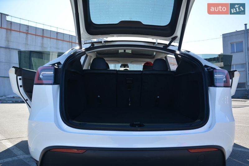 Позашляховик / Кросовер Tesla Model Y 2022 в Києві