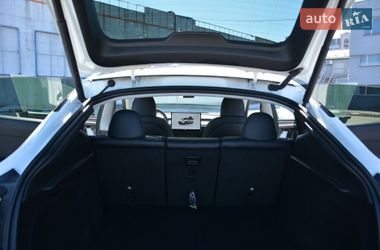 Позашляховик / Кросовер Tesla Model Y 2022 в Києві