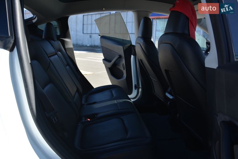 Позашляховик / Кросовер Tesla Model Y 2022 в Києві