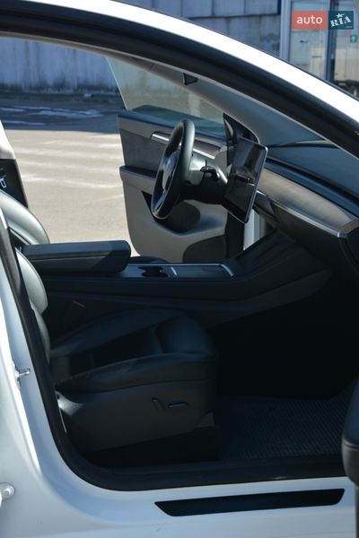 Позашляховик / Кросовер Tesla Model Y 2022 в Києві