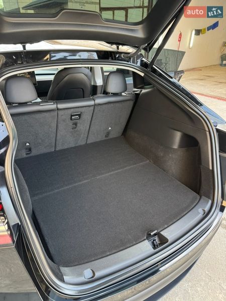 Внедорожник / Кроссовер Tesla Model Y 2022 в Ровно