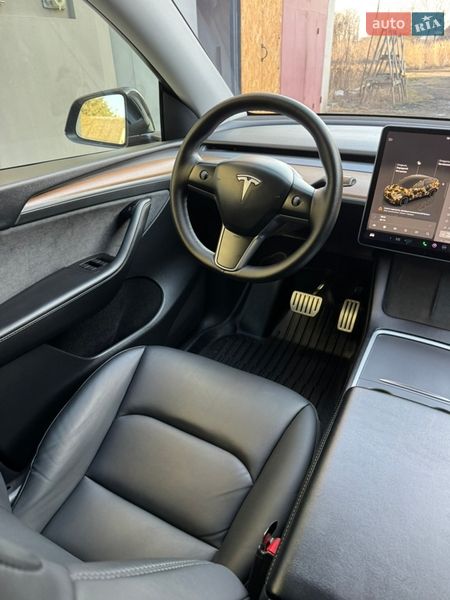 Внедорожник / Кроссовер Tesla Model Y 2022 в Ровно