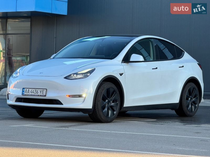 Внедорожник / Кроссовер Tesla Model Y 2024 в Киеве