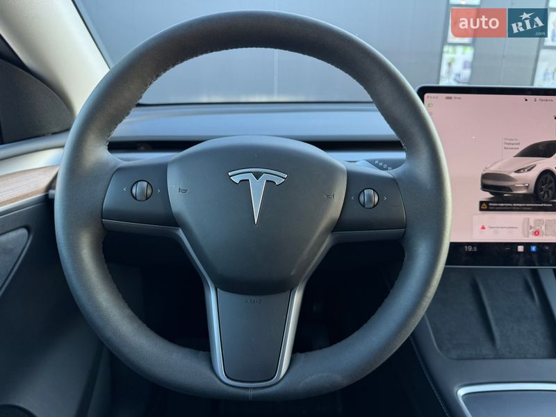 Внедорожник / Кроссовер Tesla Model Y 2024 в Киеве