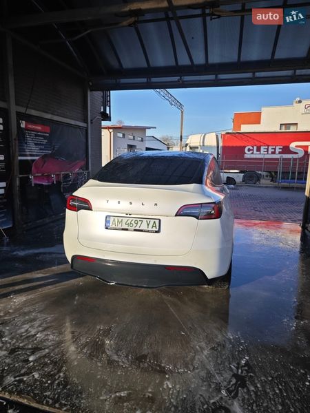 Внедорожник / Кроссовер Tesla Model Y 2022 в Ровно