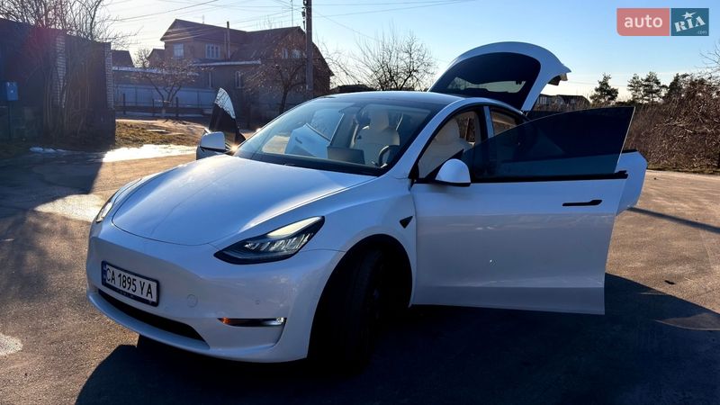 Позашляховик / Кросовер Tesla Model Y 2020 в Києві фото 11 Позашляховик / Кросовер Tesla Model Y 2020 в Києві