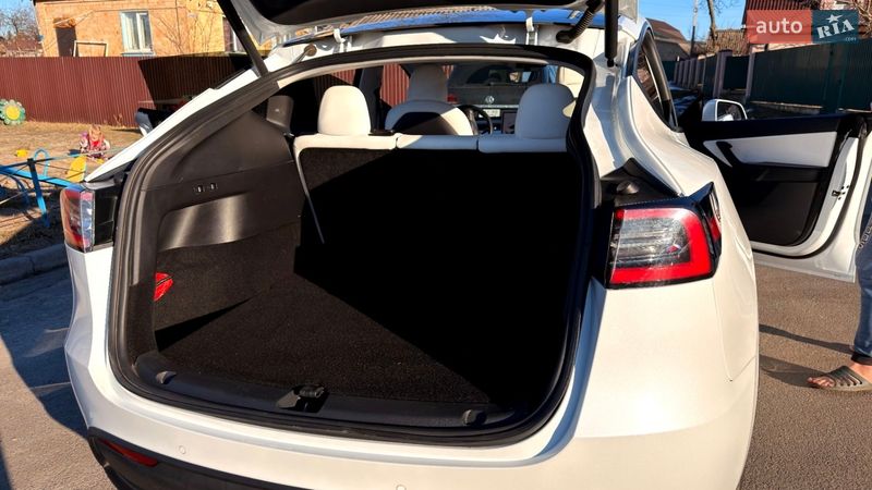 Позашляховик / Кросовер Tesla Model Y 2020 в Києві фото 16 Позашляховик / Кросовер Tesla Model Y 2020 в Києві